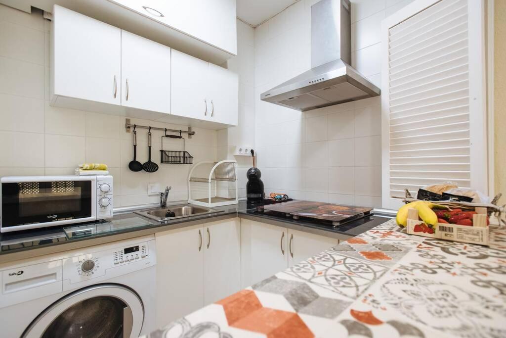 Cozy And Well Located Apartment In The Center Of Siviglia Esterno foto