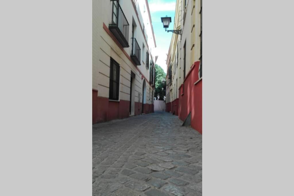 Cozy And Well Located Apartment In The Center Of Siviglia Esterno foto