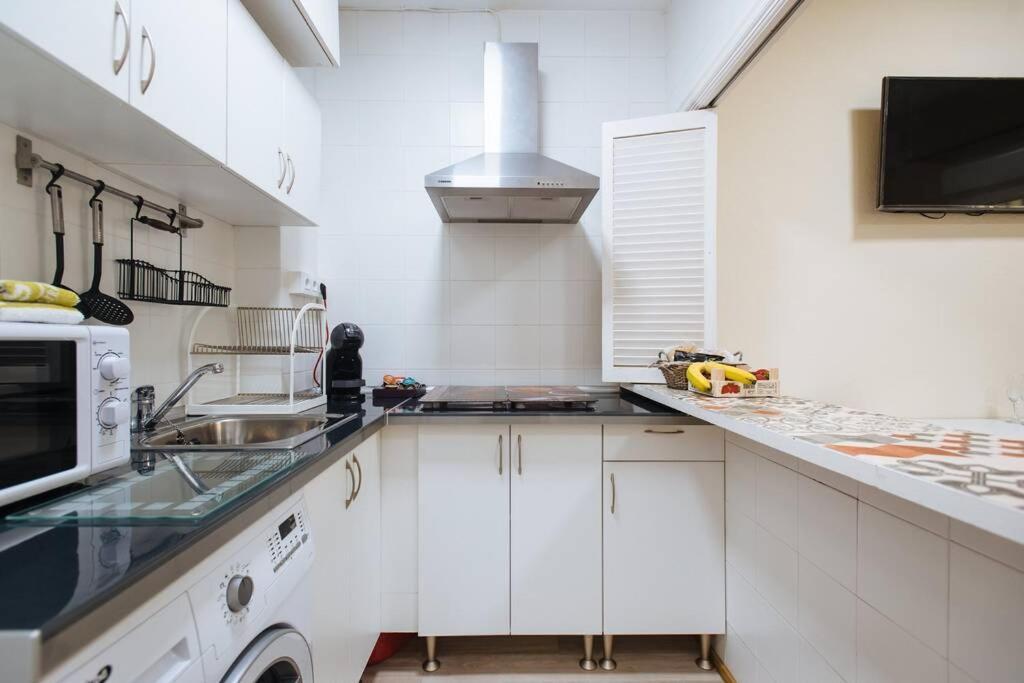 Cozy And Well Located Apartment In The Center Of Siviglia Esterno foto