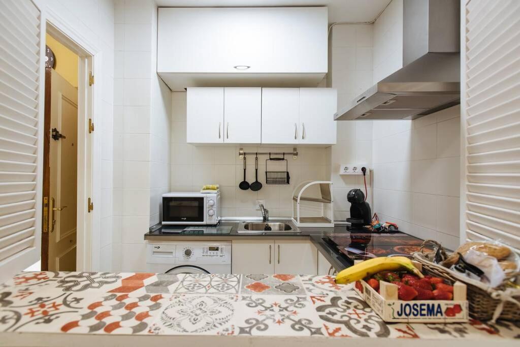 Cozy And Well Located Apartment In The Center Of Siviglia Esterno foto