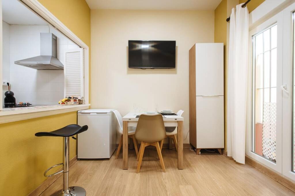 Cozy And Well Located Apartment In The Center Of Siviglia Esterno foto